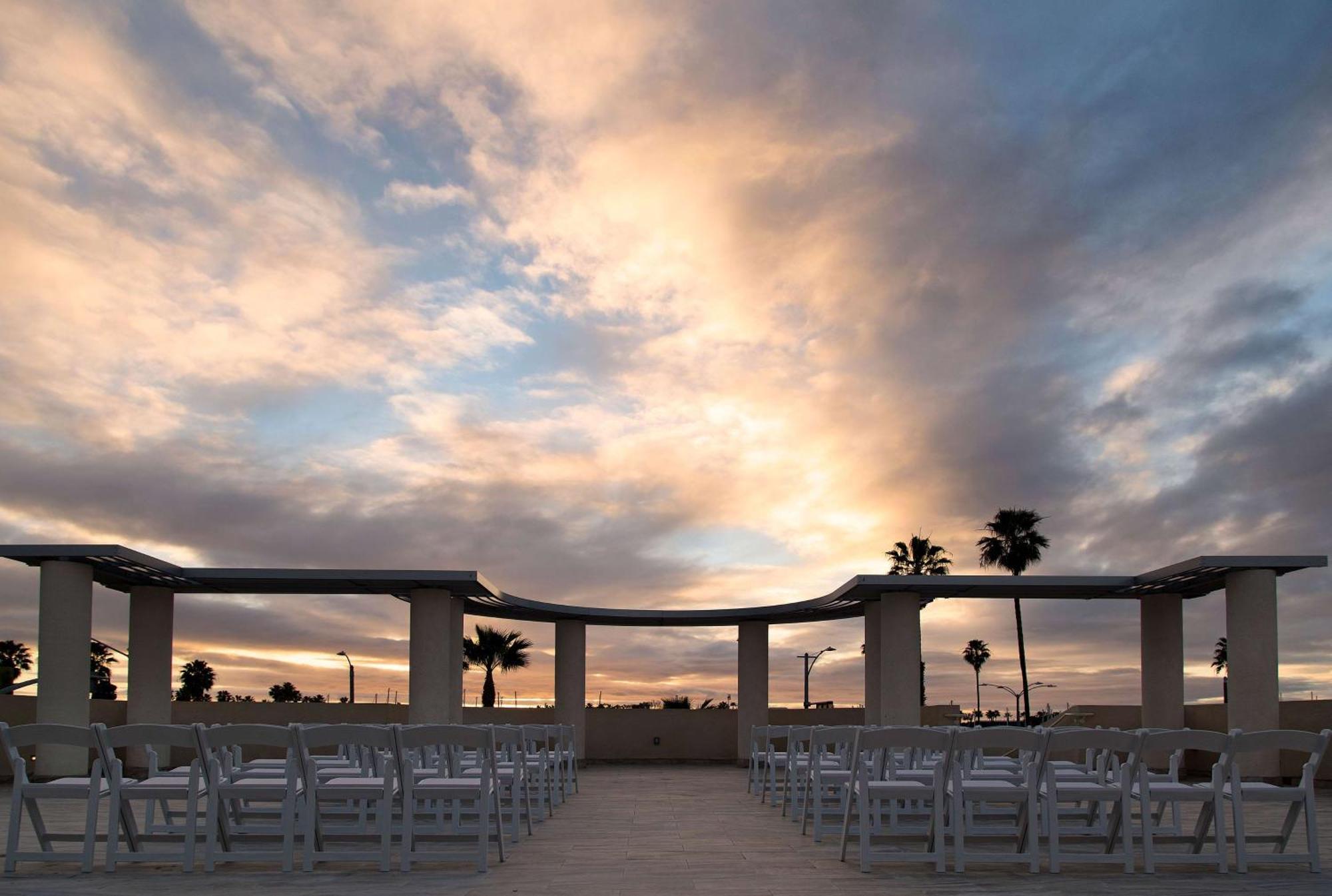 Redondo Beach Hotel, Tapestry Collection By Hilton Exterior photo